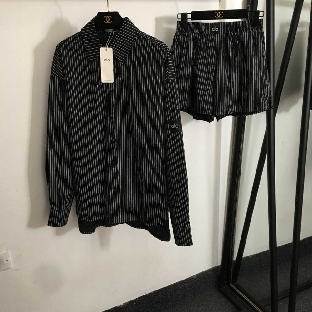 ALO Yoga Black and White Striped Shorts set